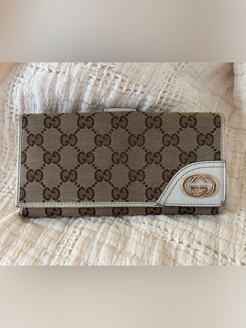 🤍 VINTAGE GUCCI GG CANVAS CONTINENTAL WALLET
Style 181598-0416